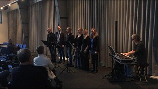 Spektakelaars bij herdenking Belgenkamp