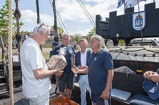 Kamper kogge doet Harderwijk aan